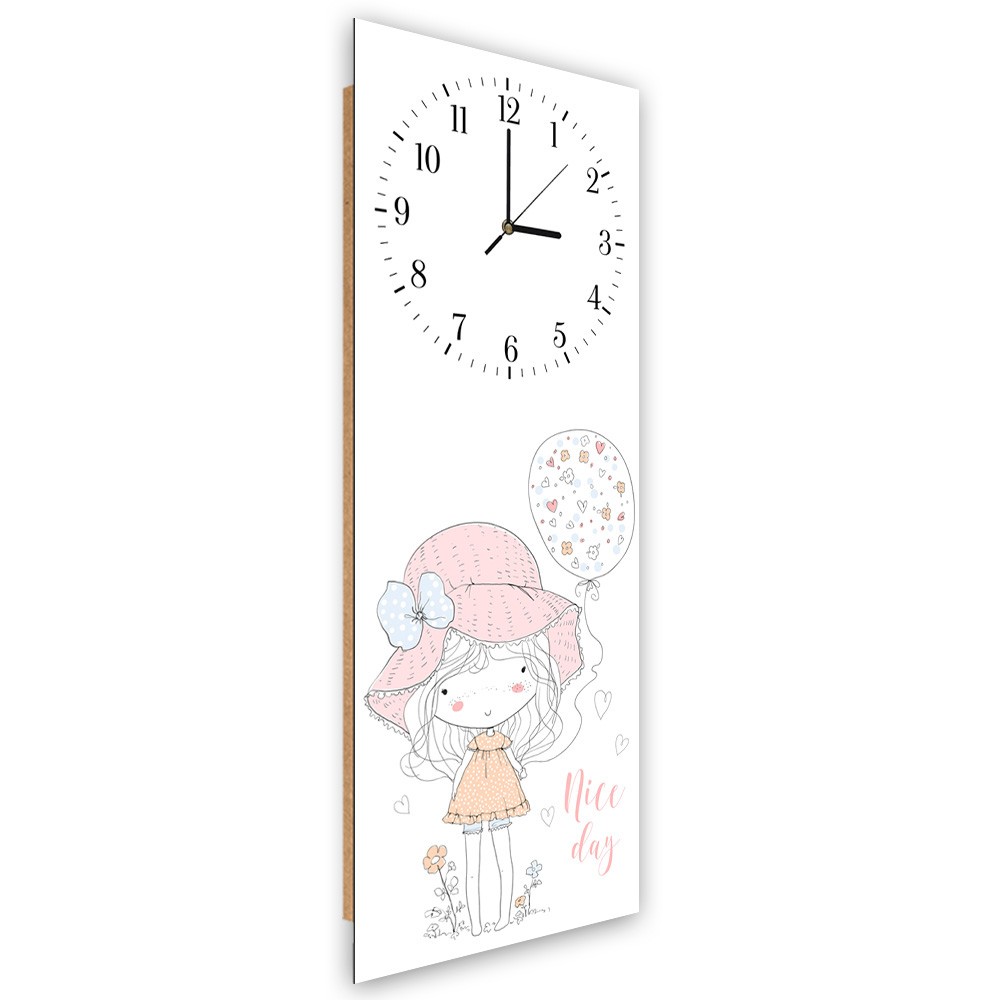Klassische wanduhr aus faserplatte mit rosa-weißer oberfläche